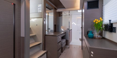 5000_interior.jpg