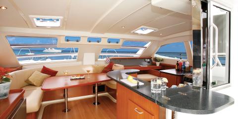 Moorings 4600 salon