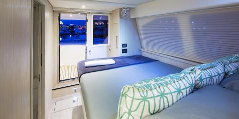 Moorings 5800 cabin
