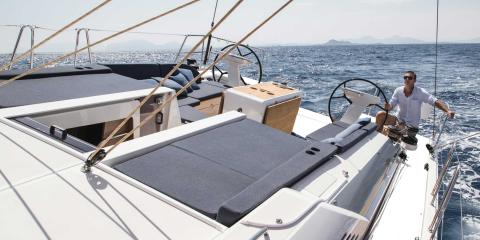 The Moorings 52.3 Deck