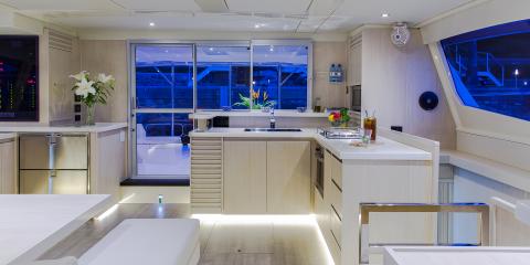 Moorings 514 PC salon