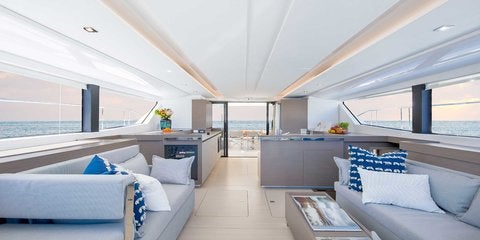 tm_glb_moorings464pc_livingroom