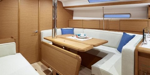 Sun Odyssey 389 Lounge