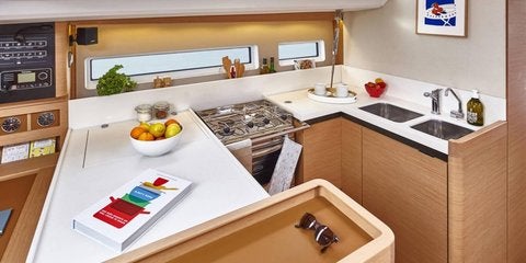 Sun Odyssey 440 Kitchen