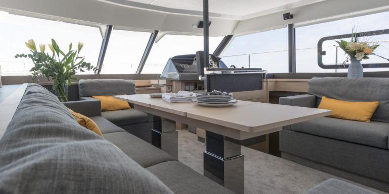 sf_fountaine_pajot_my44_interior_wineknotanother-770x385.jpg