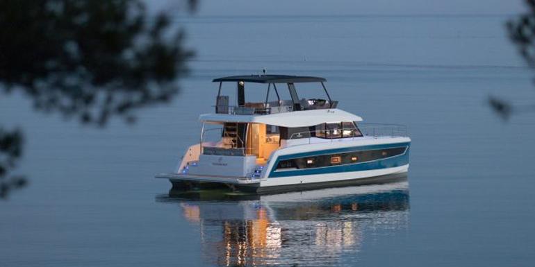 sf_fountaine_pajot_my44_wineknotanother-770x385.jpg